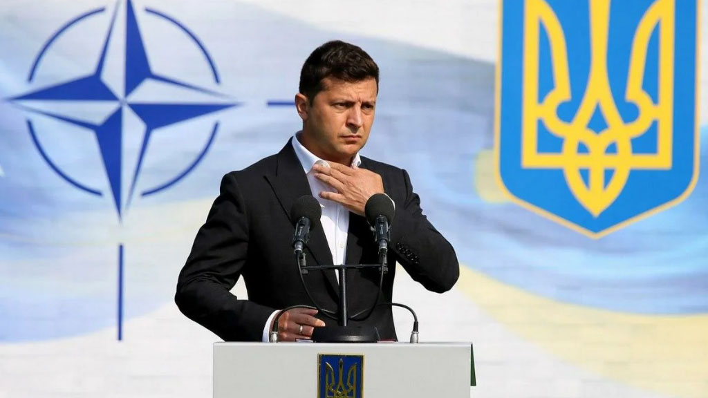 Президент Украины Зеленский сообщил о том, что подписал заявку о вступлении Украины в НАТО в ускоренном порядке. По его словам, сегодня, 30 сентября, он подписал соответствующую заявку по аналогии Швеции и Финляндии - без подготовительного этапа в виде ПДЧ.