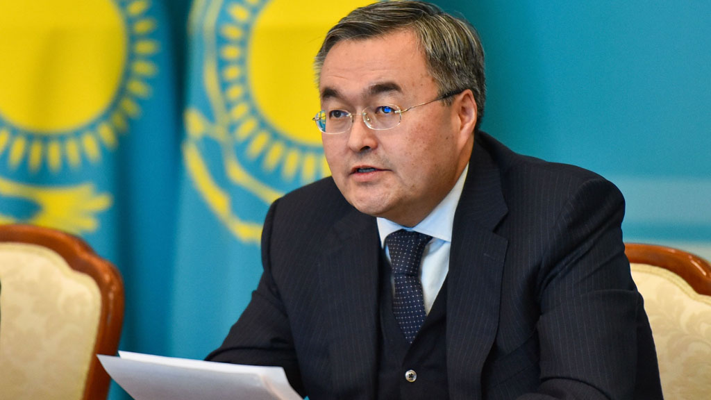 Заместитель премьер-министра и министр иностранных дел Казахстана Мухтар Тлеуберди сообщил, что большую часть дипломатов из Казахстана, находящихся на Украине, перевезли в Польшу. Однако полностью дипломатические работники не эвакуированы.
