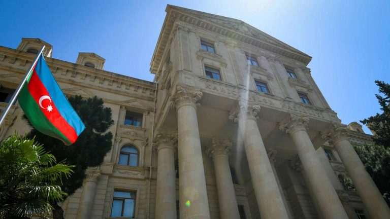 Баку осудил резолюцию Сената Франции в поддержку Армении