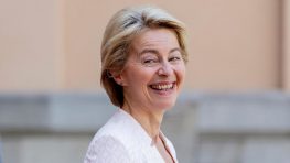Захарова назвала критерии отбора политиков на Западе