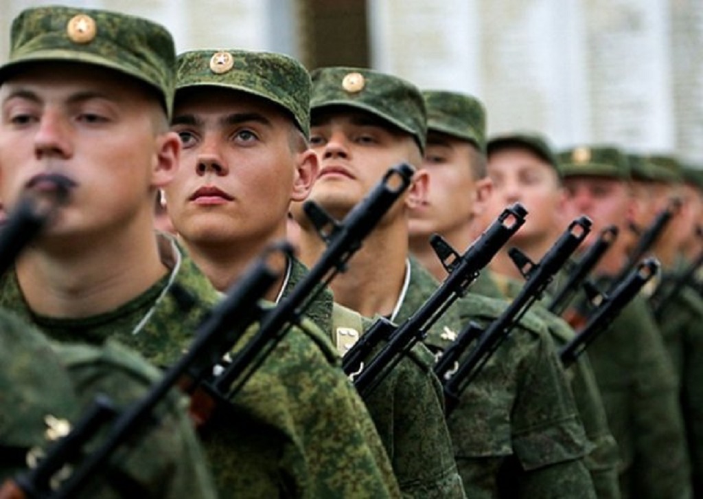 Минобороны РФ: в сроки призывной военной службы изменения не вносили – 12 месяцев