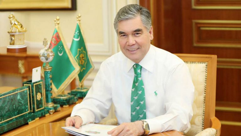 Экс-президенту Туркмении гарантировали неприкосновенность