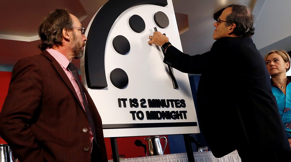 «Часы Судного дня» поставили стрелки на 10 секунд ближе к «ядерной полуночи»