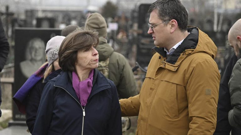 Глава МИД Франции пообещала новые поставки вооружений Украине