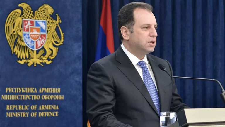 В Армении обвинили в коррупции двух экс-министров обороны