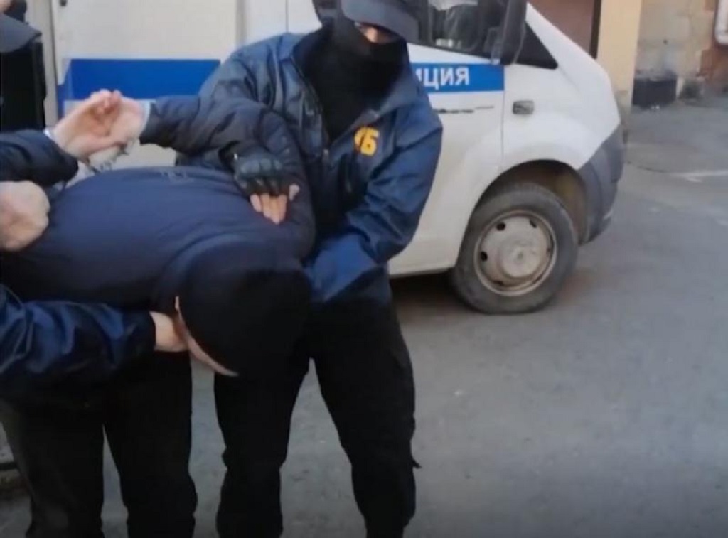 ФСБ задержала в Ростове-на-Дону экстремиста из полка «Азов», прибывшего под видом беженца