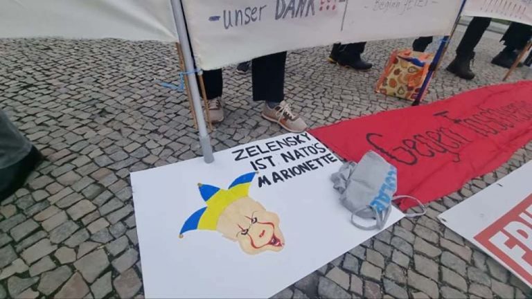 Жители Берлина обвинили Зеленского в убийствах мирного населения
