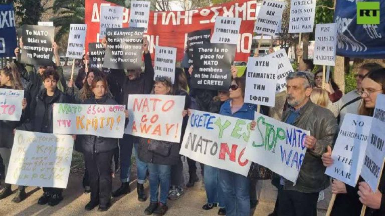Жители Крита потребовали остановить вооружать ВСУ