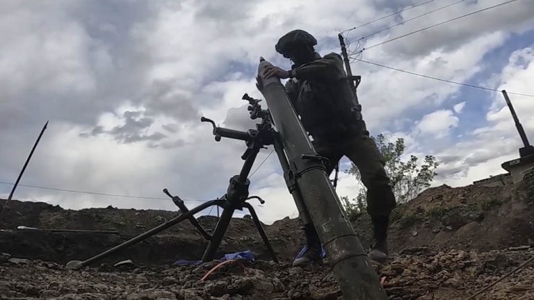 Украинские военные обстреливают территорию Брянской и Курской областей из 120-мм минометов