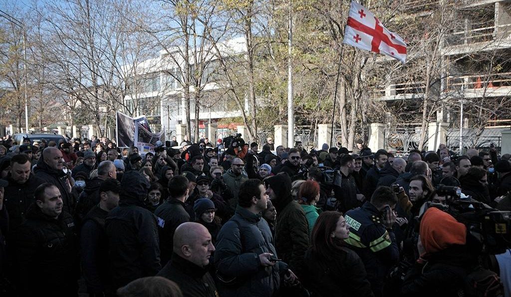 протесты в Грузии из-за закона об иноагентах