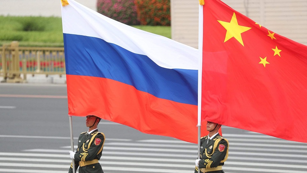Посол КНР в Москве: Китай готов быть с Россией «спина к спине»