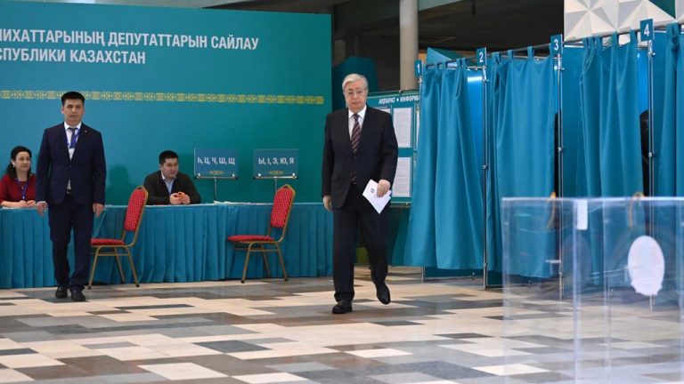 В Казахстане состоялись досрочные парламентские выборы