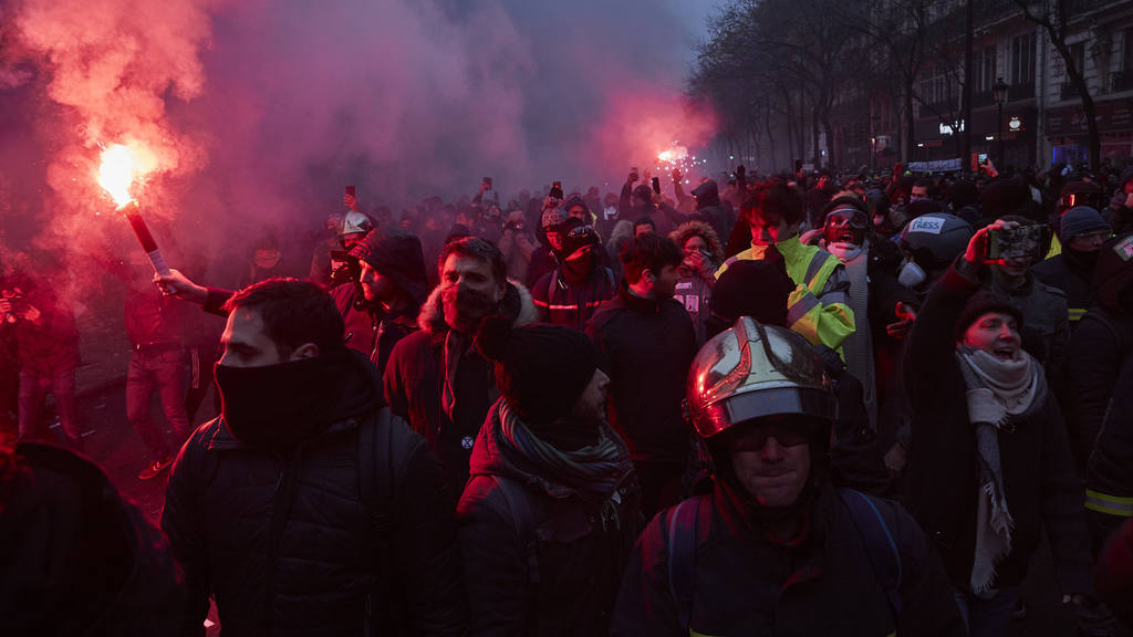 протесты во Франции против повышения пенсионного возраста