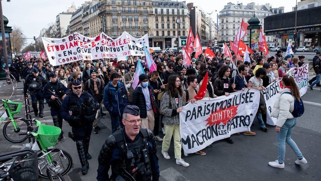 протесты во Франции против повышения пенсионного возраста
