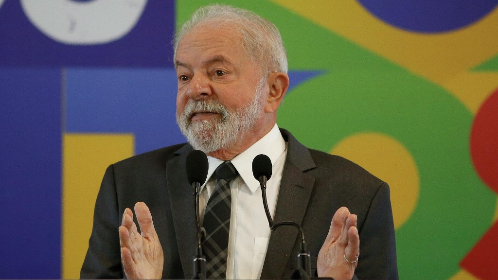 Глава Бразилии: страны БРИКС в мировой торговле должны отказаться от доллара