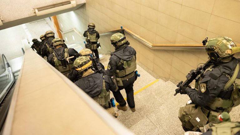 Антитеррористические учения Польши с участием ФБР