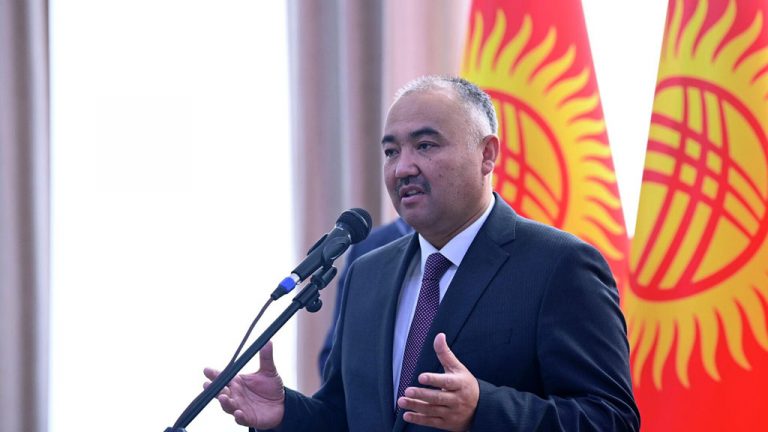 Русский язык сохранит статус официального в Киргизии