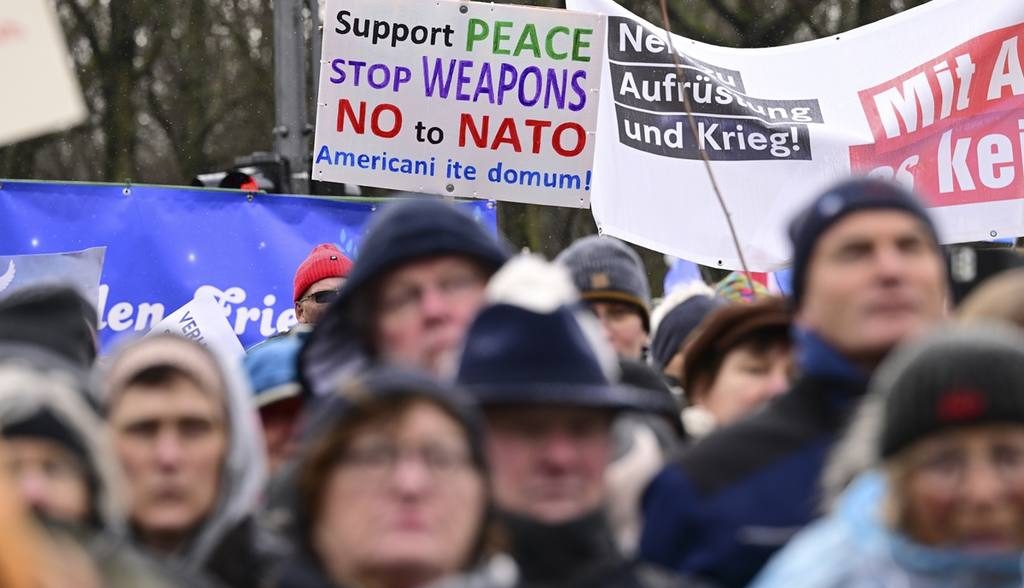 митинг против НАТО и военной поддержки киевского режима