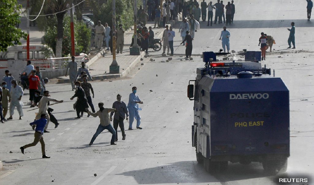 протесты в Пакистане после ареста Имрана Хана