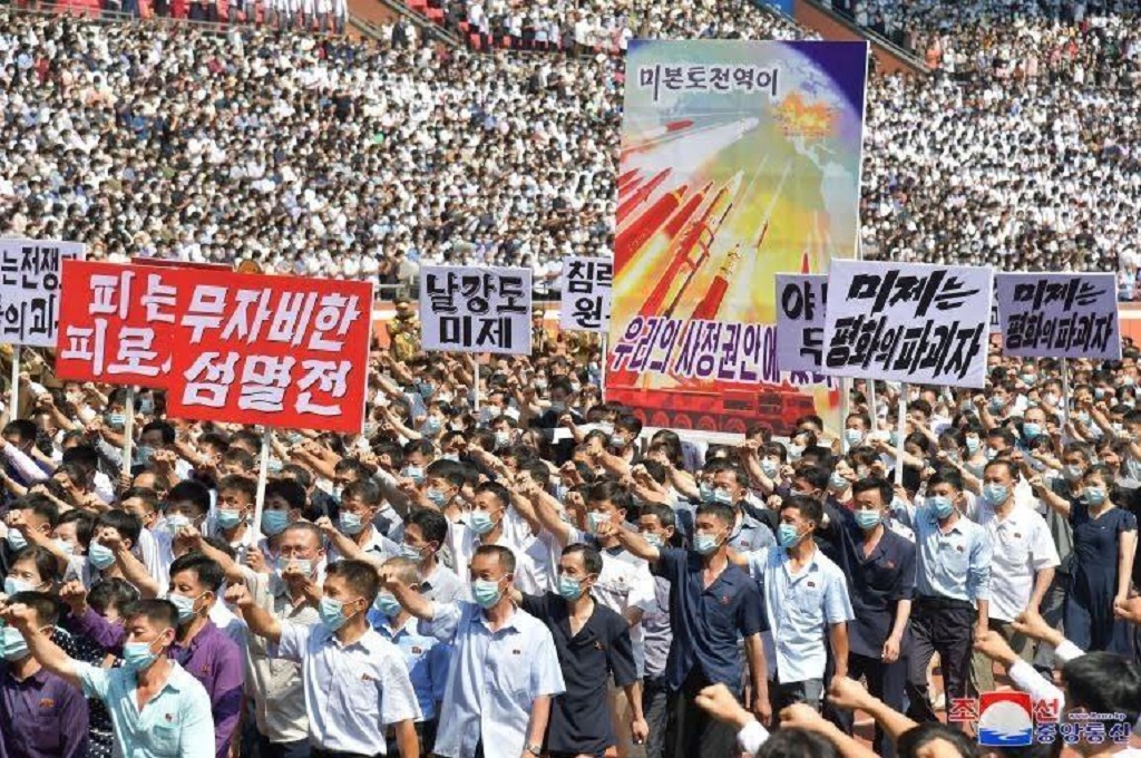 В КНДР провели многотысячный митинг в поддержку «уничтожения империи США» 