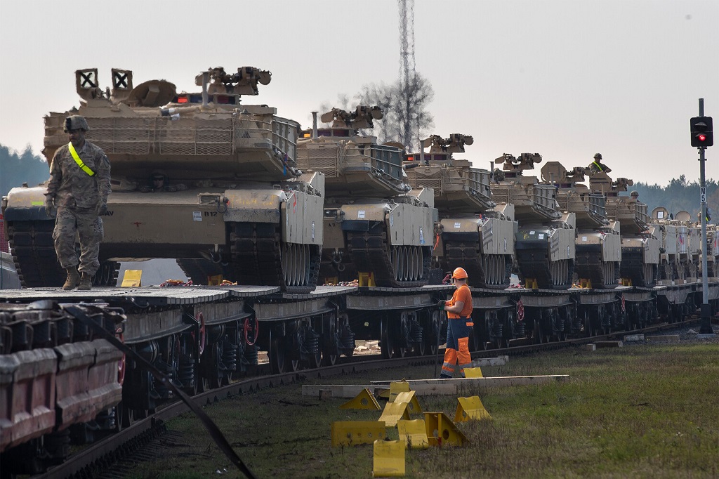Польша планирует оккупировать Калининград? В Варшаву переброшены танки Abrams