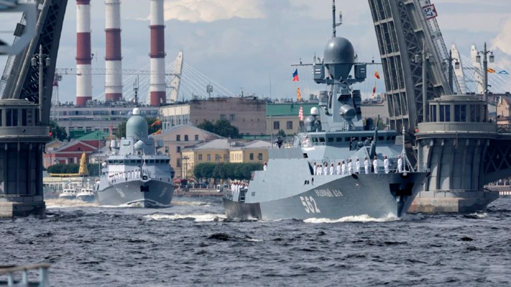 Президент Путин распорядился о проведении Главного военно-морского парада 30 июля
