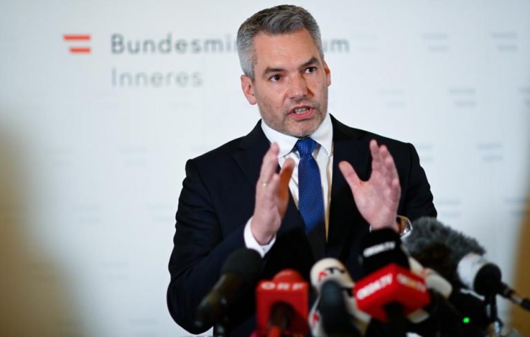 epa08794283 Austrian Interior Minister Karl Nehammer speaks during a press conference after multiple shootings in the first district of Vienna, Austria, 02 November 2020. According to recent reports, at least one person is reported to have died and many are injured in what officials treat as a terror attack.  EPA-EFE/CHRISTIAN BRUNA