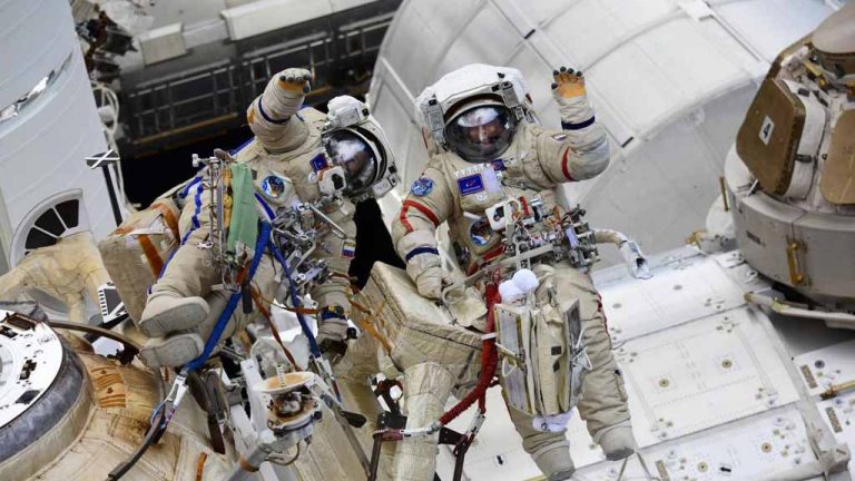 Российские космонавты установят рекорд продолжительности одного полёта по программе МКС