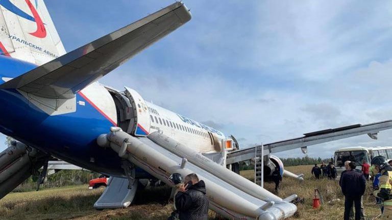 Стали известны причины экстренной посадки самолёта под Новосибирском