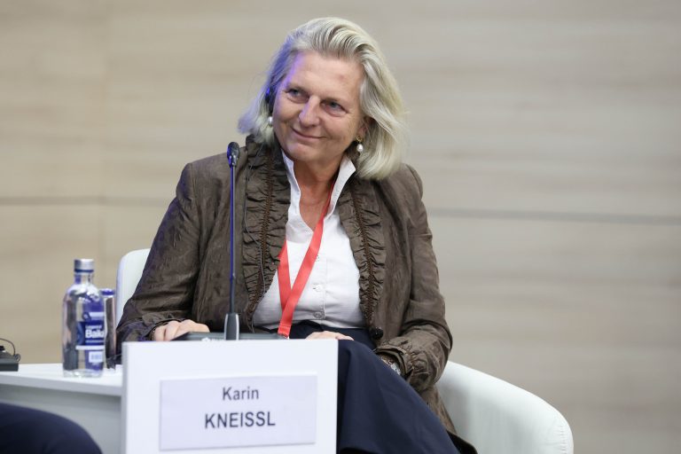 Карин Кнайсль | Karin Kneissl