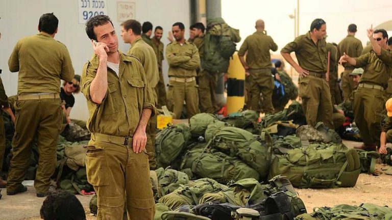 Израиль направил войска на границу с Ливаном
