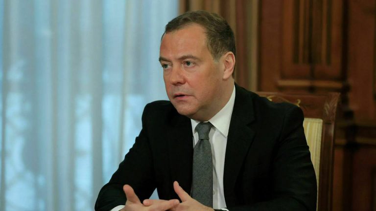 Дмитрий Медведев: «Нестабильный Ближний Восток полезен США»