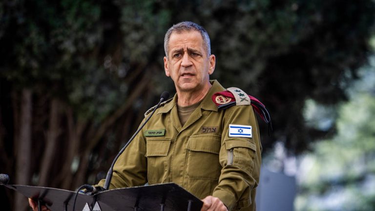 Министр обороны Израиля заявил о переходе к новой фазе операции в секторе Газа