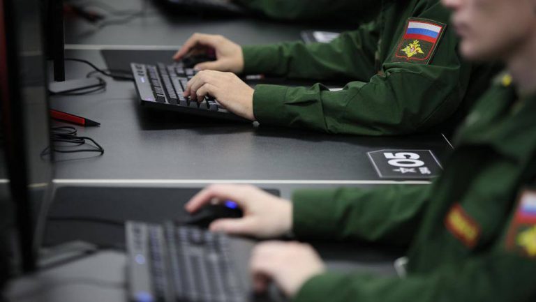 Минцифры России поддерживает идею о «кибервойсках»
