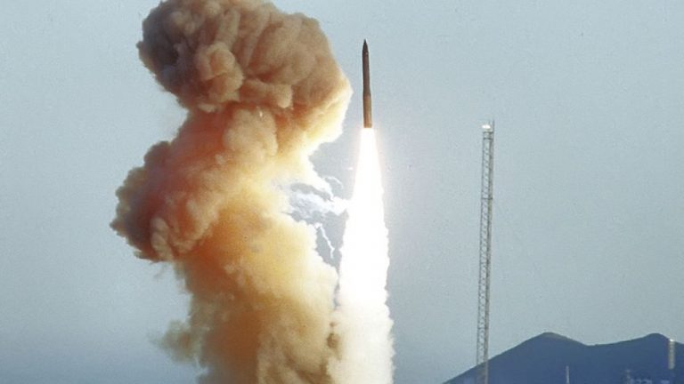 В США сорвался учебный пуск баллистической ракеты