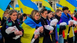Захарова рассказала о лживых обещаниях благ на Западе в обмен на русофобию