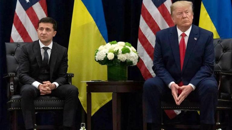 Зеленский пригласил Трампа посетить Украину от отчаяния