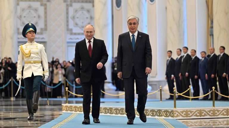 9 ноября Президент России В.Путин прибыл с официальным визитом в Астану.