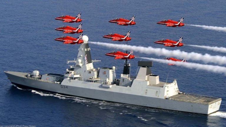 Великобритания направила ещё один военный корабль в Персидский залив
