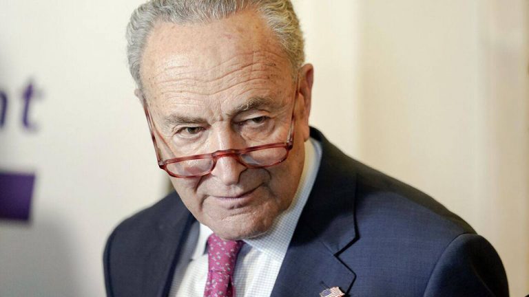 Лидер демократов в сенате США запросил голосование по помощи Украине