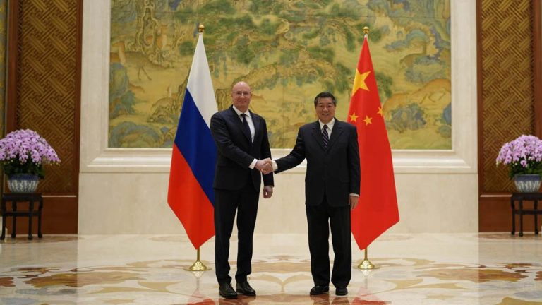 Отношения между Россией и Китаем продолжают активно развиваться