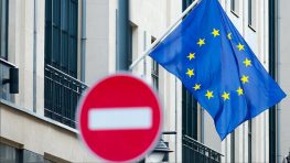 СМИ: Европа изучает вариант полного торгового эмбарго против РФ