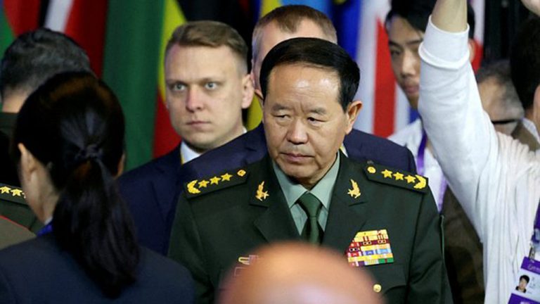 Китайский генерал призвал США к осторожности в словах