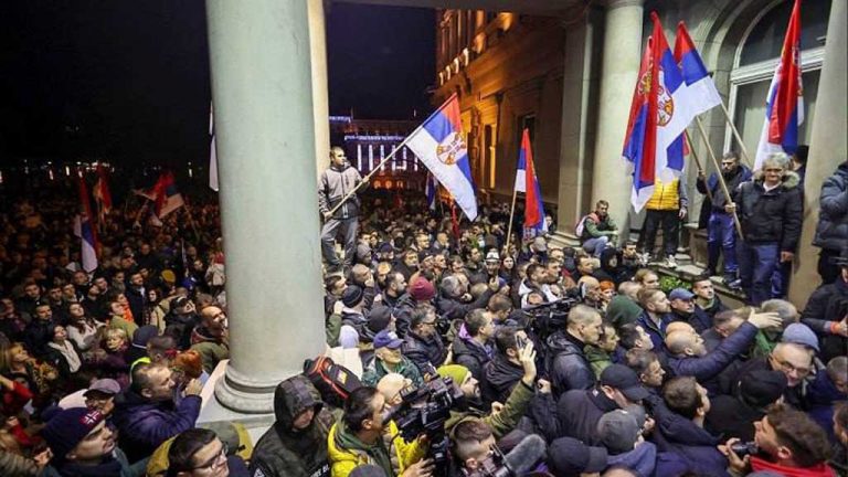 Посол России в Белграде предупредил о новых протестах в Сербии