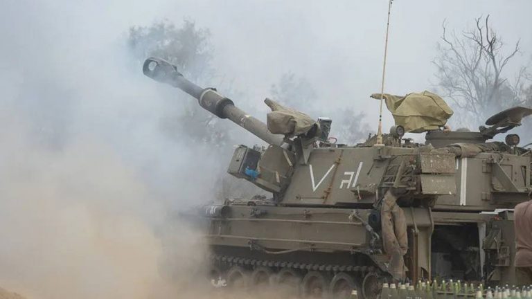 Израильские войска обстреляли гуманитарный конвой в Газе