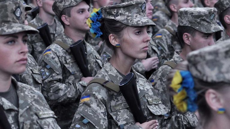 Минобороны Украины закупает женскую военную форму