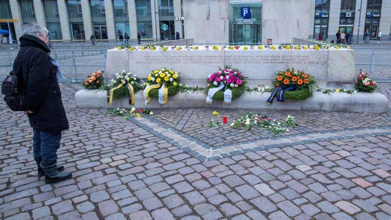 Власти немецкого Дрездена убрали напоминание об американских бомбардировках