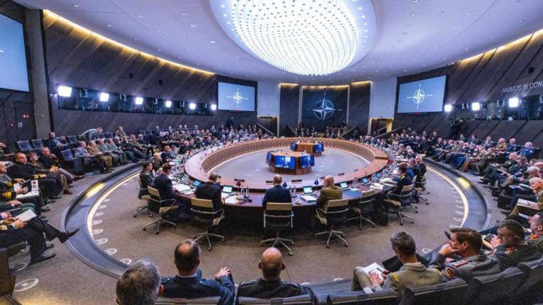 НАТО не хочет мирного сосуществования с Россией