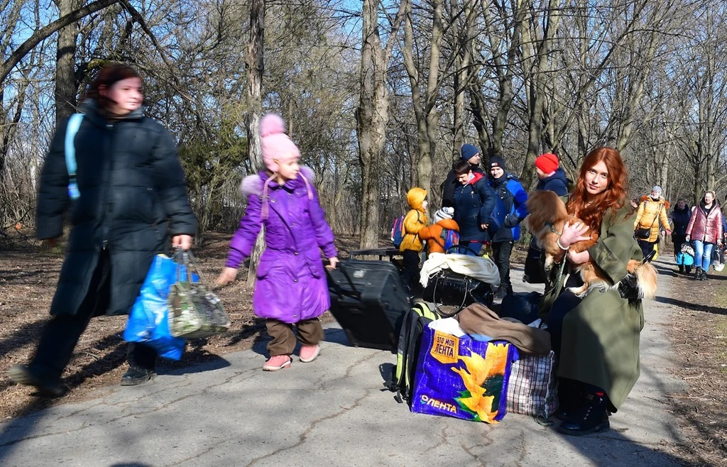 И война не страшит: люди больше возвращаются даже на оккупированную Киевом часть Донбасса