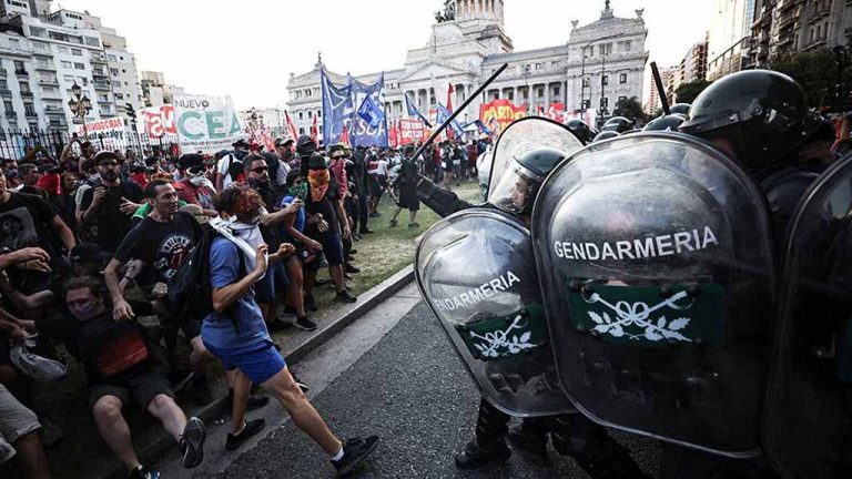 Аргентинские журналисты протестуют против полицейского беспредела